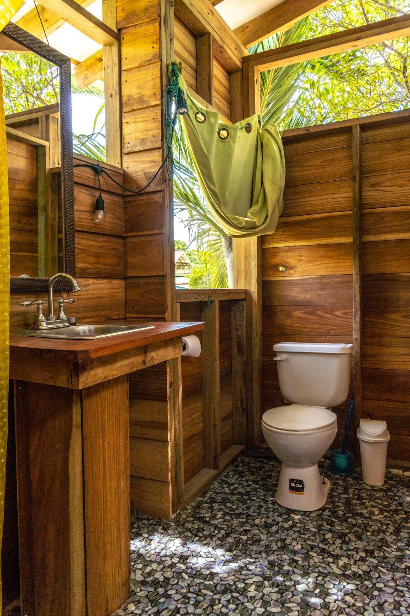 Garden Rooms Bocas Town Exterior photo